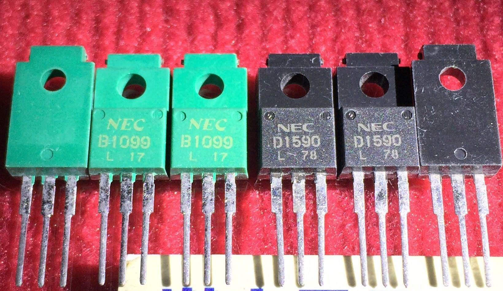 2SB1099 2SD1590 B1099 D1590 NEC 1BLACK 1GREEN PAIR 5PAIR/lot