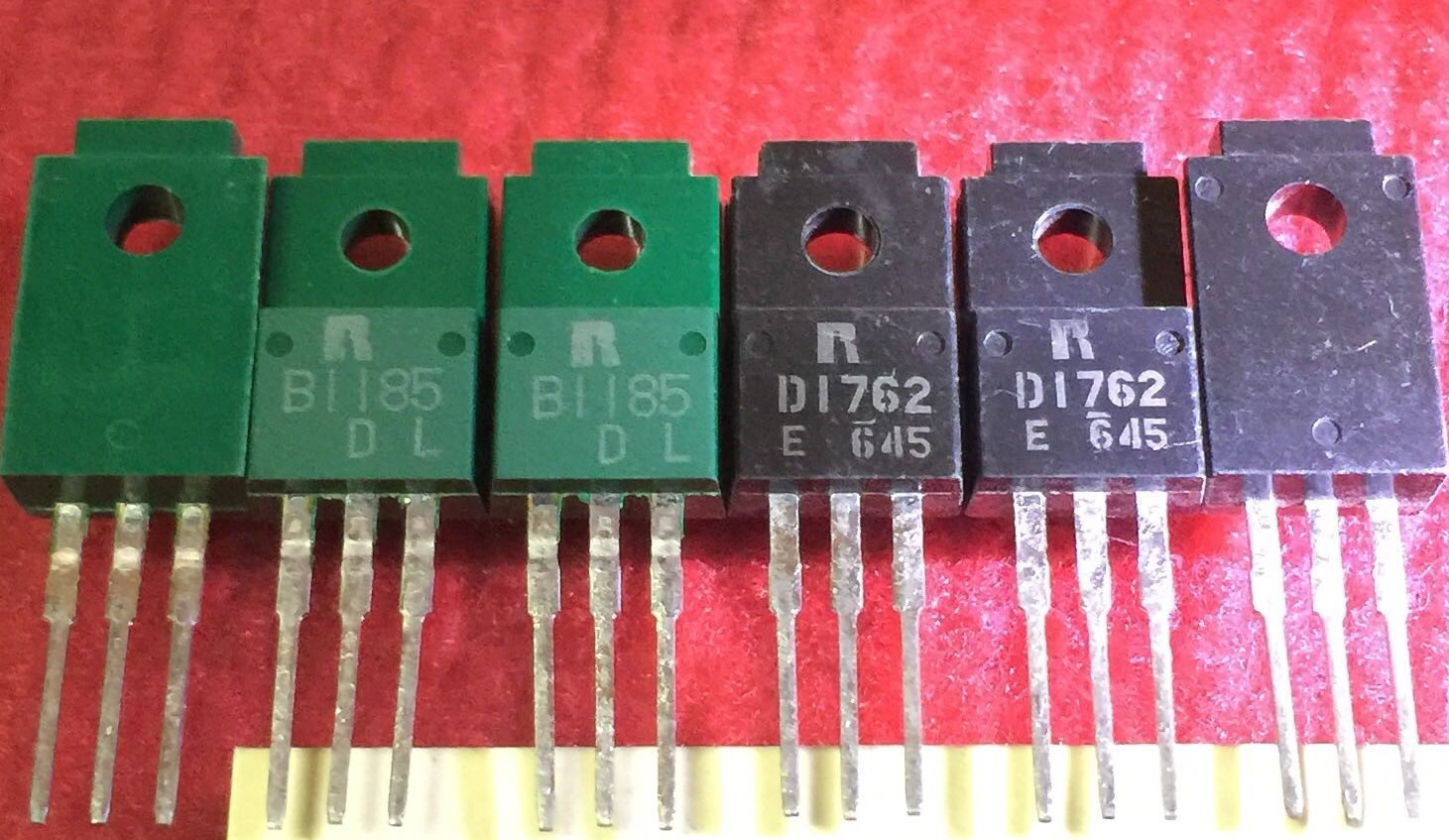 20 PAIRS Transistor ROHM TO-220F 2SB1185/2SD1762 B1185/D1762 