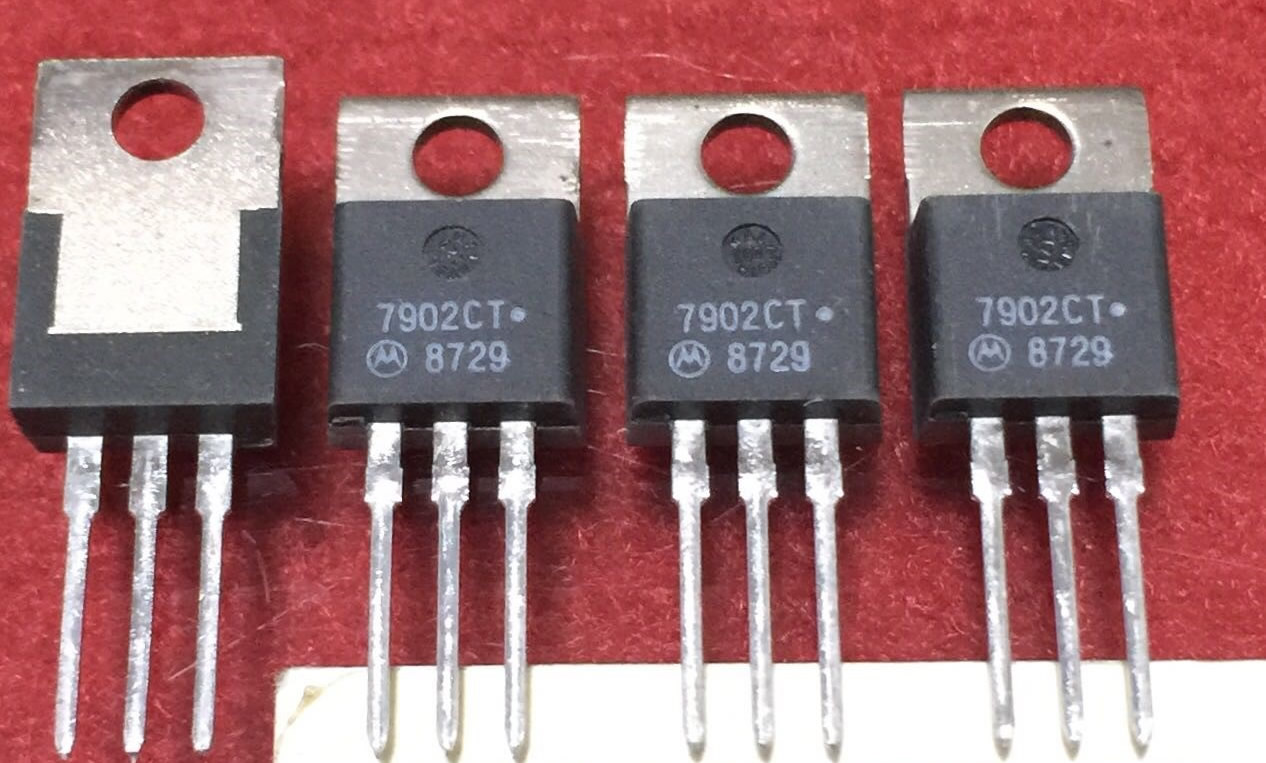 7902CT New Original Motorola TO-220 5pcs/lot