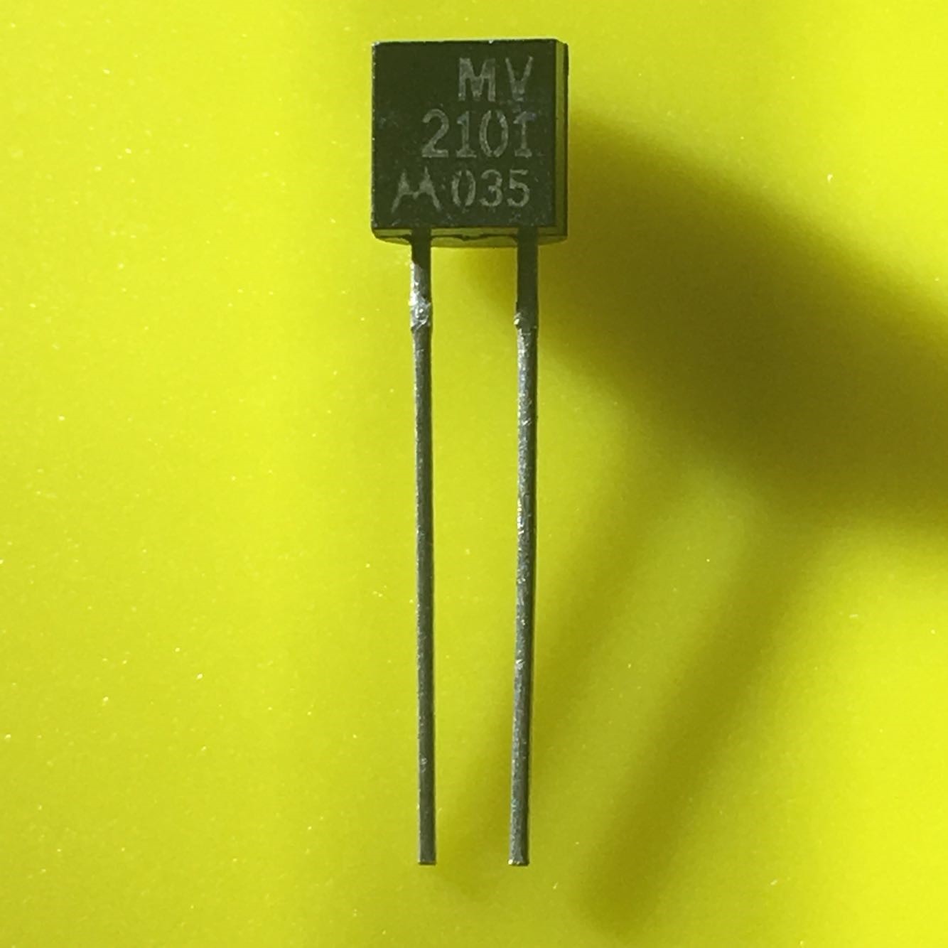 MV2101 Original Motorola TO-92 Diode 5pcs/lot