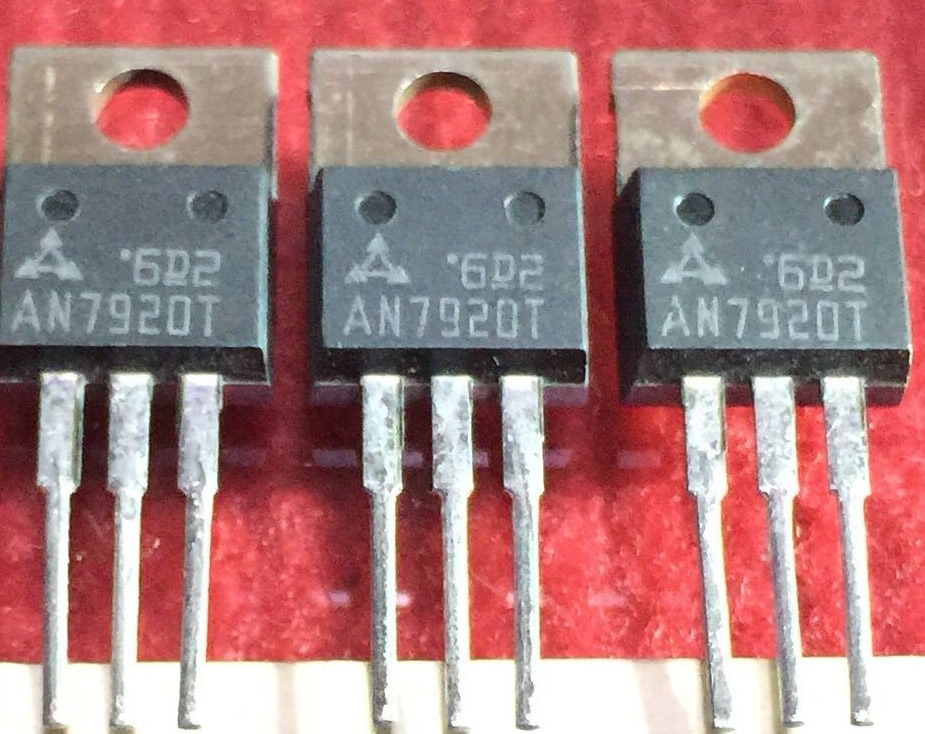 AN7920T 7920 New Original Panasonic TO-220 5PCS/LOT