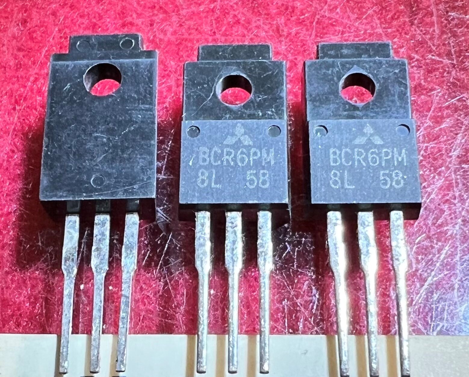 BCR6PM BCR6PM-8L TO-220F New Original mitsubishi