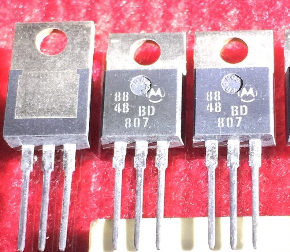 BD807 MOTOROLA TO-220