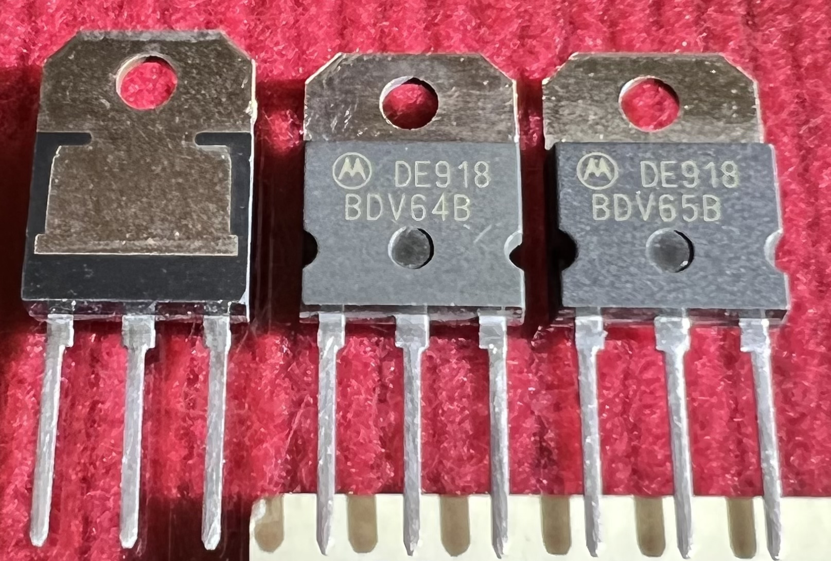 BDV64B BDV65B Motorola TO-218 pair