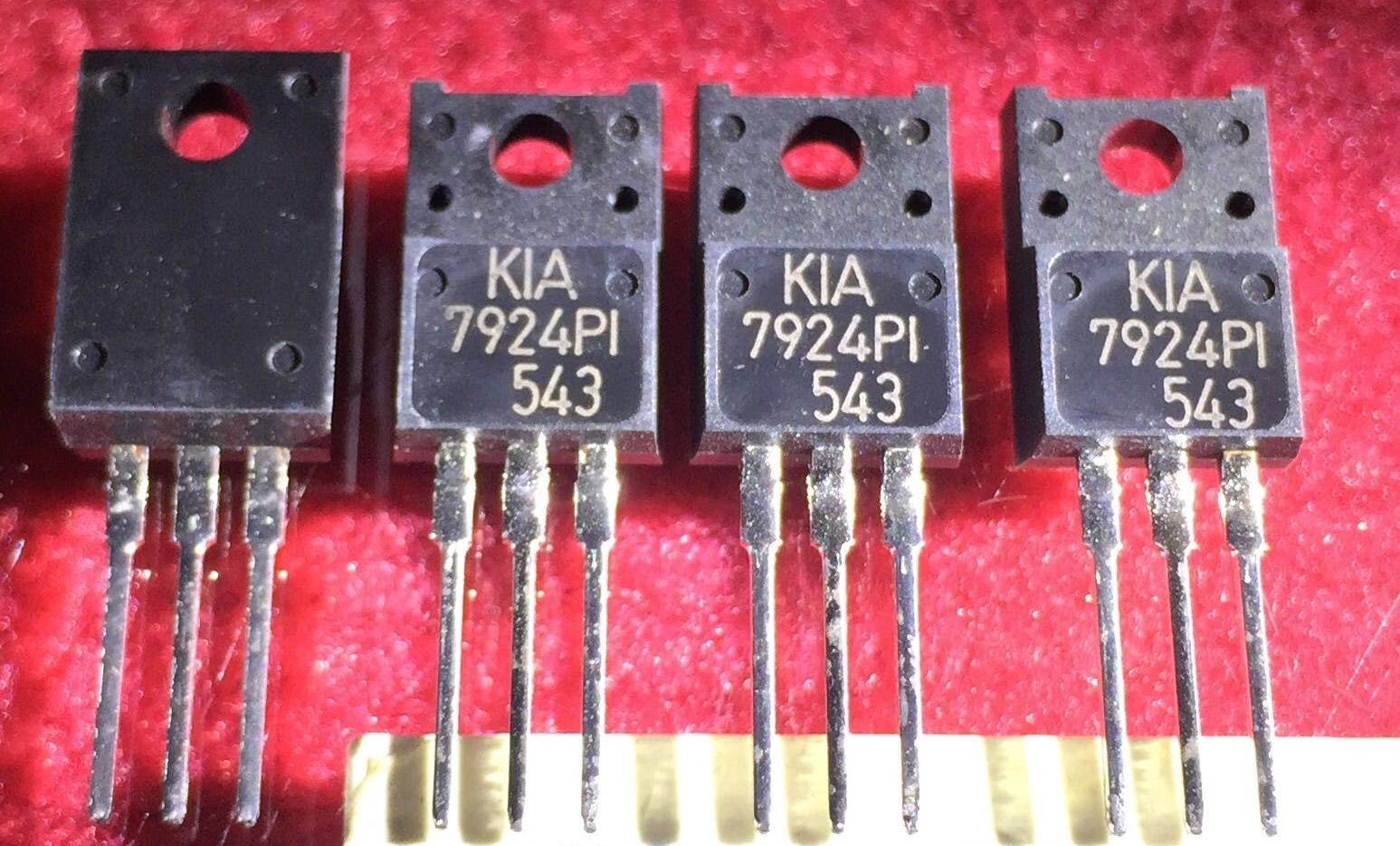 KIA7924PI 7924PI 7924 New Original TO-220F 5pcs/lot
