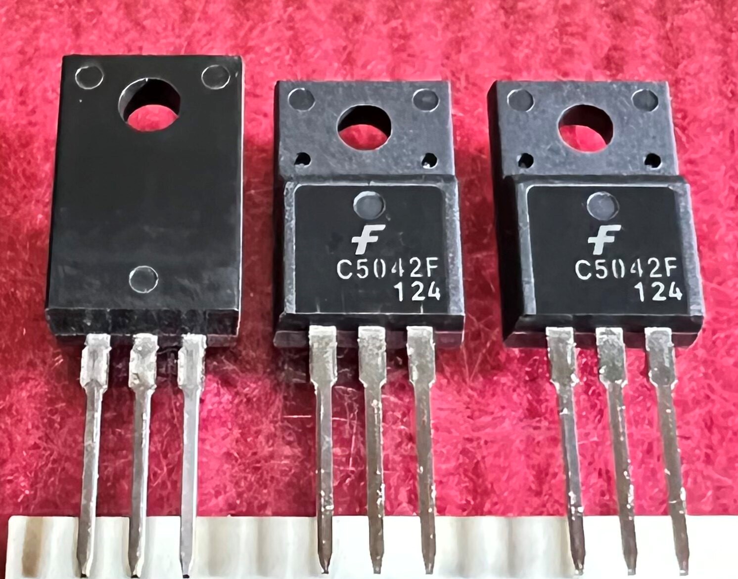 C5042F 2SC5042F C5042 KSC5042F TO-220F NEW