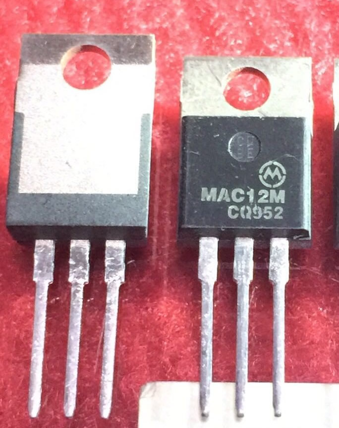 MAC12M MAC12 New Original Motorola TO-220 SCR Thyristor 5PCS/LOT