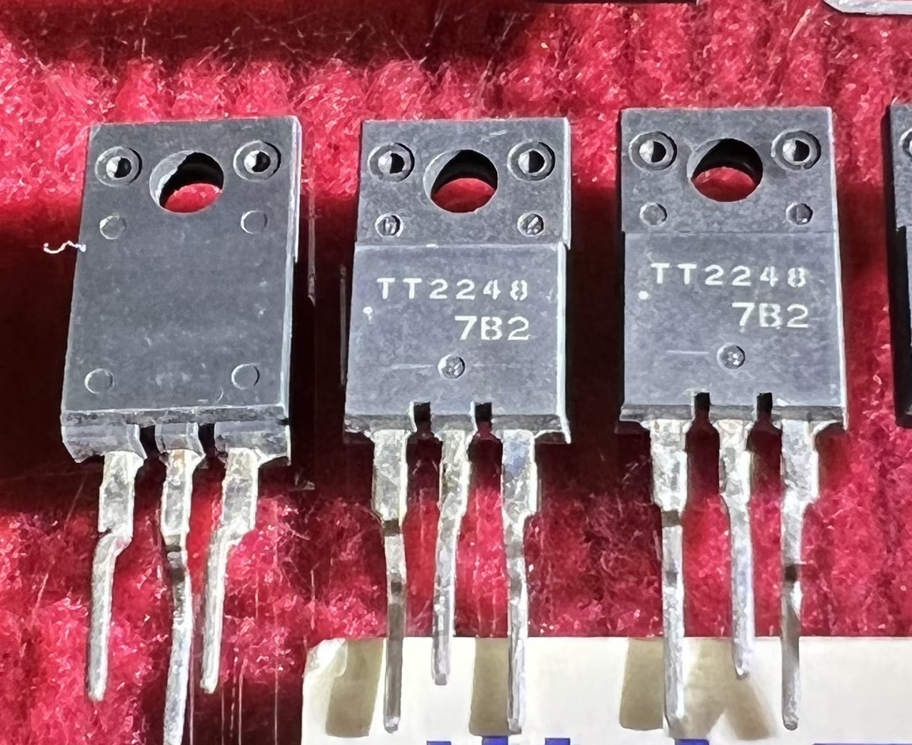 TT2248  SANYO TO-220F