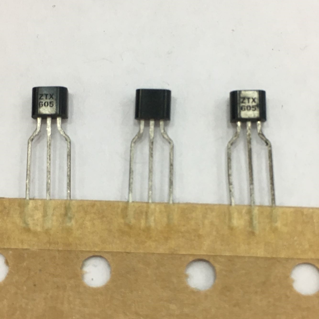 ZTX605 Original ZETEX TO-92S 5pcs/lot