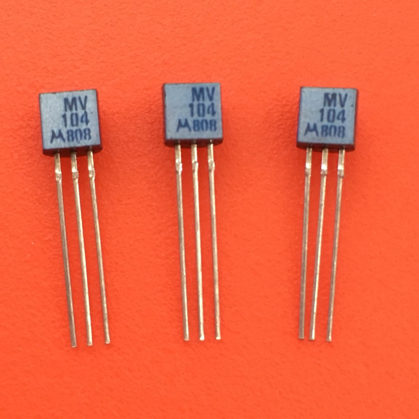 MV104 Original Motorola TO-92 5pcs/lot