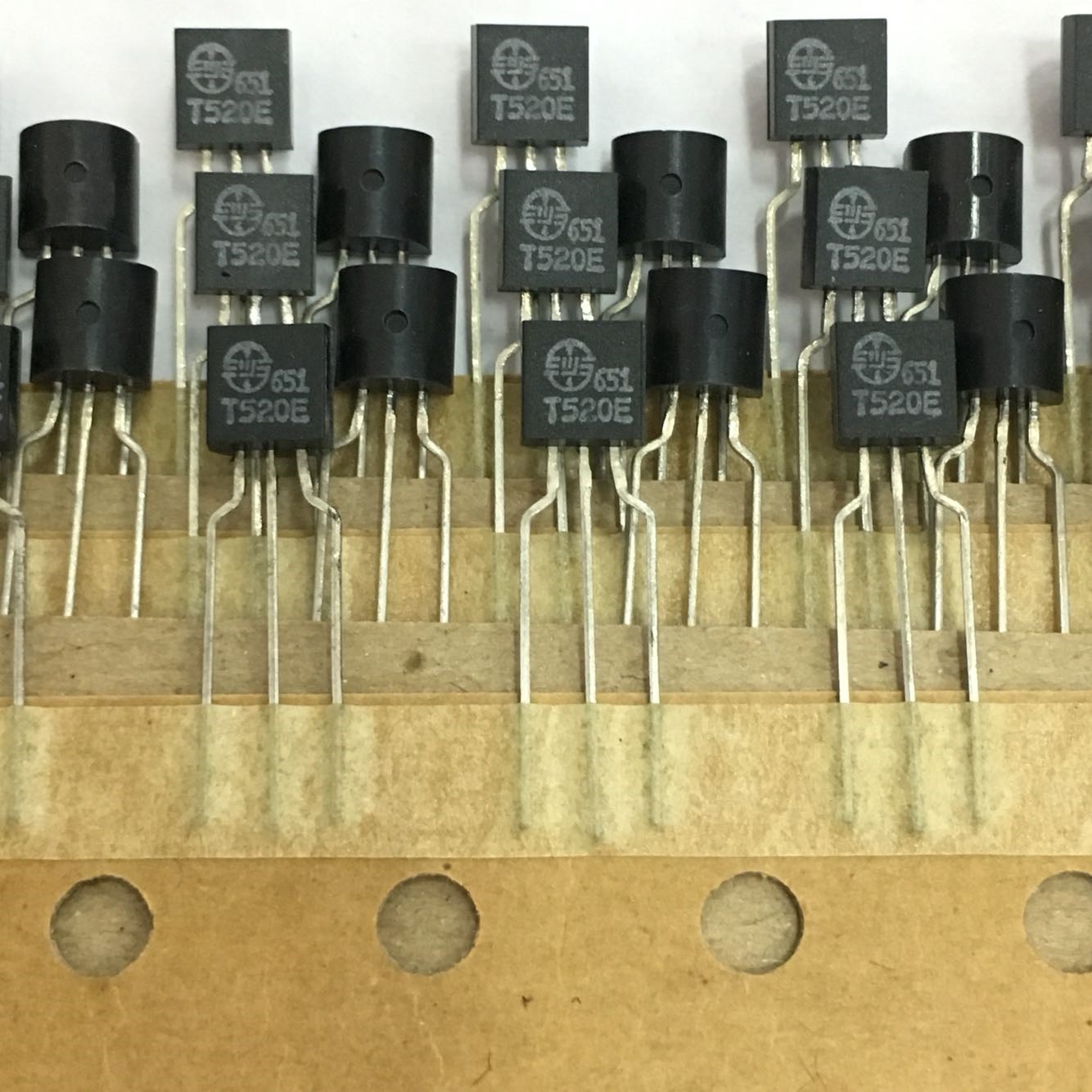 PST520E-2 T520E Original mitsumi TO-92 5pcs/lot